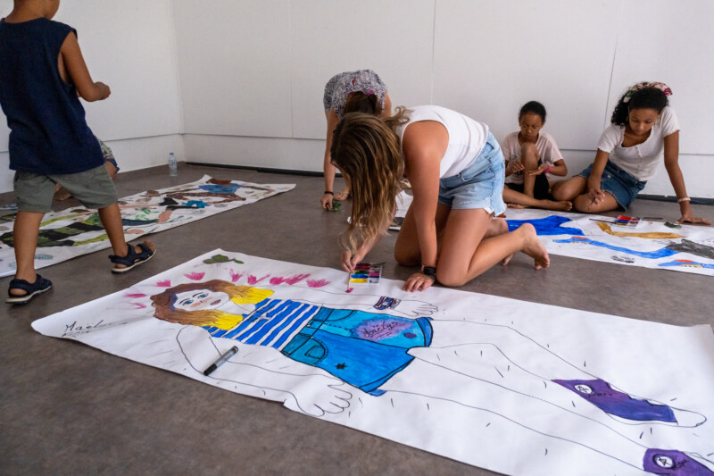 Vacances culturelles : découvrez les photos prises à la Maison SERVEAUX pendant l'atelier arts plastiques réservé aux enfants de la tranche d'âge 6-10 ans.