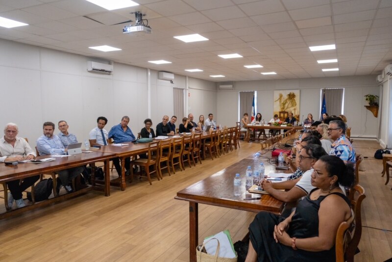 Les partenaires signataires du Contrat de Ville de Saint-Paul participent à une revue de projets de ce dispositif stratégique organisée ce mardi 7 février 2023 dans la salle du Conseil Municipal.