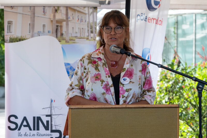 Une nouvelle édition de la Journée de l’Emploi se tient au Centre Culturel d’Art et de Culture, CIMENDEF, ce mercredi 8 mars 2023. Cette manifestation, pilotée par le Pôle Emploi en lien étroit avec la Ville de Saint-Paul, la Mission intercommunale de l’Ouest et leurs partenaires rencontre un beau succès.