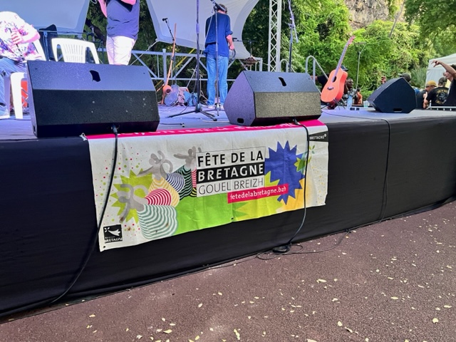 Saint-Paul, Ville d’Art et d’Histoire, a accueilli la Fête de la Bretagne à la Grotte du peuplement ce samedi 20 mai 2023 ! La commune, terre de festivals, a ainsi proposé, en partenariat avec l'Amicale Bretagne Réunion, une manifestation conviviale placée sous le signe du partage, de l’unité et du vivre ensemble.