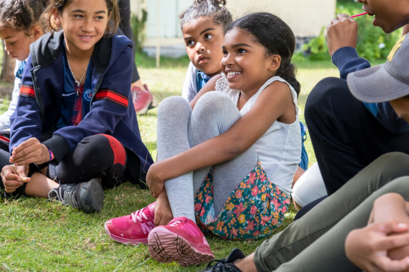 L’opération Mafate i koz se tient dans le cirque du dimanche 14 au mardi 16 mai 2023. Cet événement, proposé par la Ville de Saint-Paul, se déroule grâce à l’accompagnement actif du Comité Régional des Associations de Jeunesse et d'Éducation Populaire (CRAJEP) de La Réunion et de leurs partenaires. Direction l'école de l’îlet de Marla et ses abords ce lundi 15 mai pour 43 jeunes Mafatais.