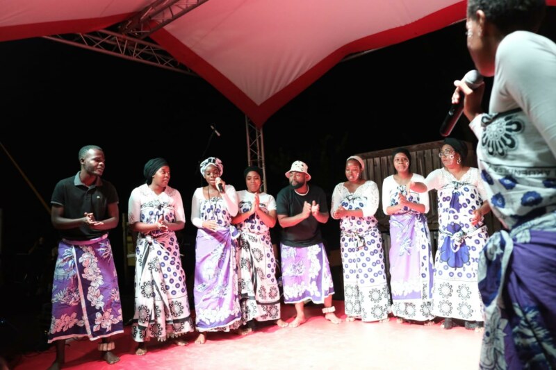 Ce mardi 16 mai 2023, la Ville de Saint-Paul s'est illuminée lors de la célébration de la Journée internationale du vivre-ensemble en Paix, une date marquée dans le calendrier depuis son instauration par l'ONU en 2017.