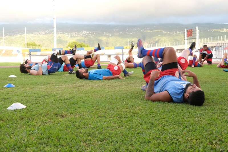 Allez Saint-Paul ! Vivez avec nous la finale masculine du championnat de La Réunion de rugby. Le Rugby Club Saint Paul Reunion affronte sur ses terres, au stade Paul Julius-BENARD, le club de l’Étang-Salé ce dimanche 21 mai 2023. Objectif : la victoire !