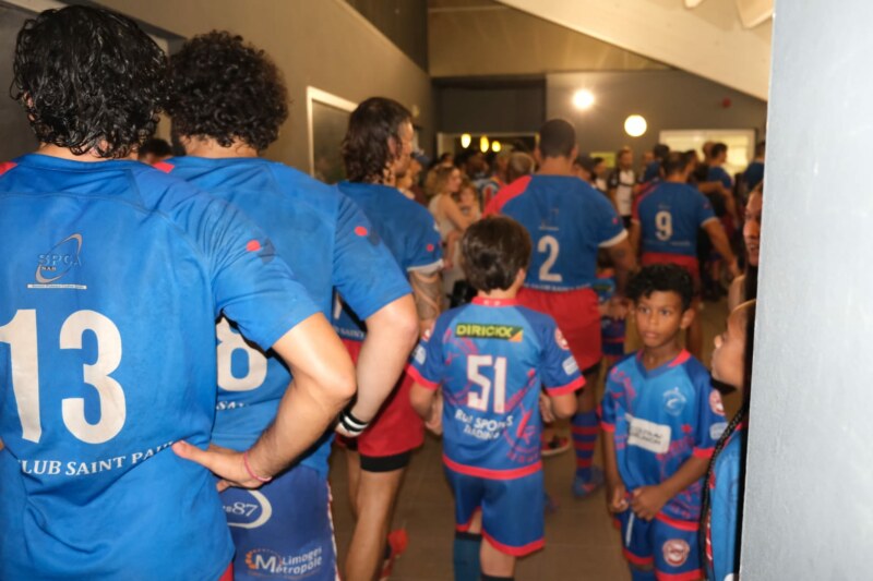 Allez Saint-Paul ! Vivez avec nous la finale masculine du championnat de La Réunion de rugby. Le Rugby Club Saint Paul Reunion affronte sur ses terres, au stade Paul Julius-BENARD, le club de l’Étang-Salé ce dimanche 21 mai 2023. Objectif : la victoire !
