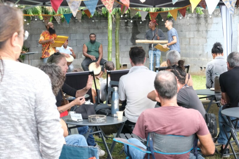 Ce samedi 27 et ce dimanche 28 mai 2023, le quartier de Bras-Canot, dans les hauts de Saint-Paul, danse grâce au spectacle Hors-cadre proposé par la compagnie Morphose et ses partenaires dont la commune, labellisée Ville d’Art et d’Histoire.