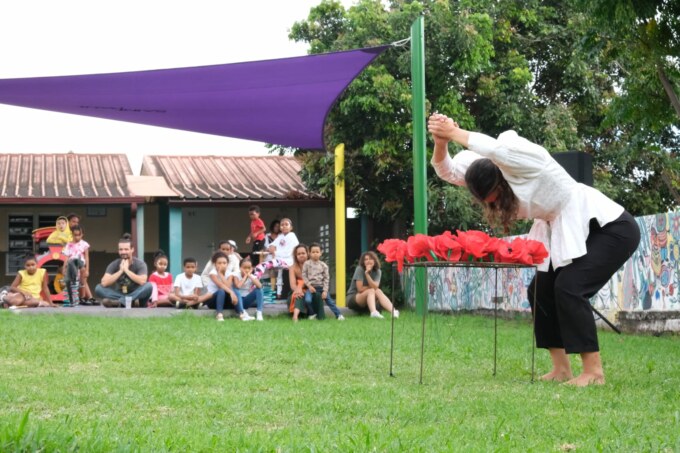 Ce samedi 27 et ce dimanche 28 mai 2023, le quartier de Bras-Canot, dans les hauts de Saint-Paul, danse grâce au spectacle Hors-cadre proposé par la compagnie Morphose et ses partenaires dont la commune, labellisée Ville d’Art et d’Histoire.