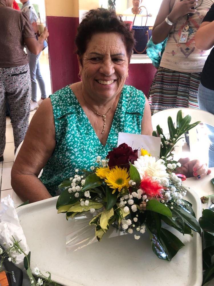 Dans le cadre du déploiement d’actions destinées “bien vieillir”, le local du Guillaume situé en dessous de la Mairie annexe a accueilli, le mardi 9 mai 2023, de 13 à 16 heures, une rencontre intergénérationnelle dédiée au bien-être entre les jeunes de la Maison Familiale et Rurale (MFR) de La Saline et des séniors du club Joie de Vivre.