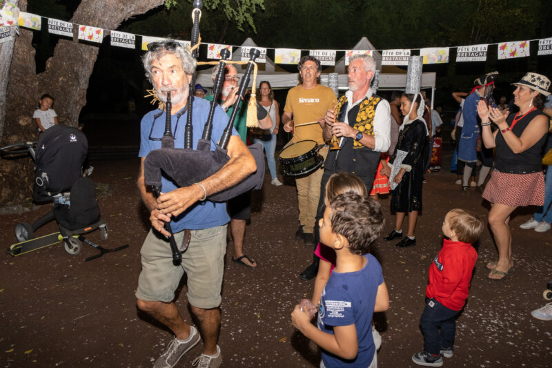 Saint-Paul, Ville d’art et d’histoire, accueille la Fête de la Bretagne à la Grotte du peuplement ce 21 mai 2023 ! La commune, véritable terre de festivals, propose, en partenariat avec l'Amicale Bretagne Réunion, une manifestation conviviale placée sous le signe du partage, de l’unité et du vivre-ensemble.