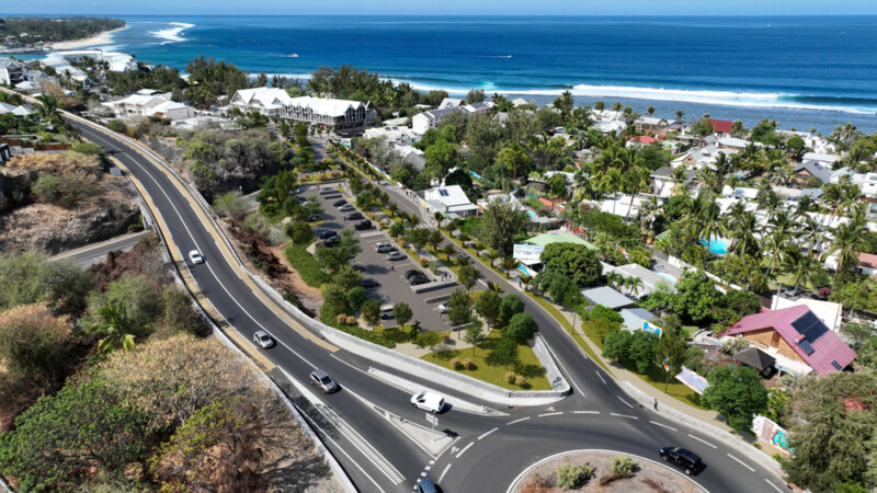 Vue aérienne des entrées nord de Saint-Gilles-les-Bains réaménagées et repensées