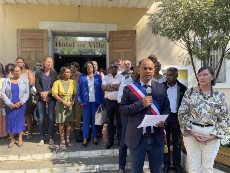 Suite au communiqué de l’Association des Maires de France, le Maire de Saint-Paul, Emmanuel SÉRAPHIN, appelle la population et les élu·es du Conseil Municipal à se rassembler sur le parvis de l’Hôtel de Ville ce lundi 3 juillet 2023 à 12 heures.