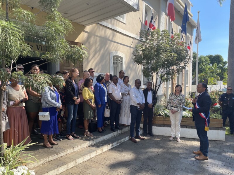 Suite au communiqué de l’Association des Maires de France, le Maire de Saint-Paul, Emmanuel SÉRAPHIN, appelle la population et les élu·es du Conseil Municipal à se rassembler sur le parvis de l’Hôtel de Ville ce lundi 3 juillet 2023 à 12 heures.