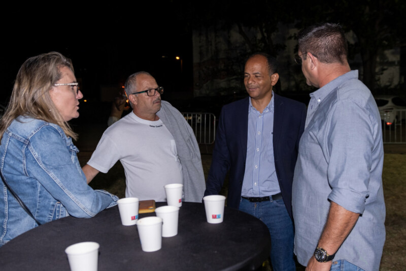 Le Maire de Saint-Paul, Emmanuel SÉRAPHIN, lance officiellement les Fêtes de Juillet depuis la Maison Gran Kour ce mardi 4 juillet 2023 en présence des acteurs économiques. Cet événement historique fera une nouvelle fois rayonner notre commune, du 6 au 16 juillet, tant avec la braderie au centre-ville qu'au parc Expobat avec la fête foraine et les concerts.