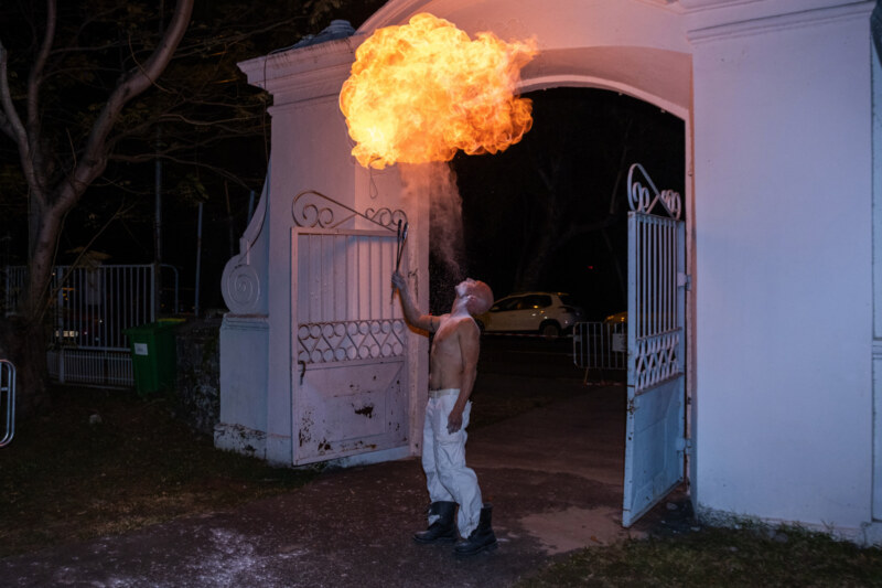 Le Maire de Saint-Paul, Emmanuel SÉRAPHIN, lance officiellement les Fêtes de Juillet depuis la Maison Gran Kour ce mardi 4 juillet 2023 en présence des acteurs économiques. Cet événement historique fera une nouvelle fois rayonner notre commune, du 6 au 16 juillet, tant avec la braderie au centre-ville qu'au parc Expobat avec la fête foraine et les concerts.