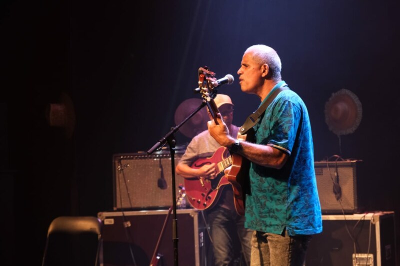 Léspas culturel Leconte-de-LISLE accueille ce mercredi 5 juillet 2023 la restitution du projet Somin maloya gramounes. Un rendez-vous initié par cette structure en collaboration étroite avec Saint-Paul, Ville Amie des Aînés. L’objectif central : mettre en lumière ces zarboutan à travers le maloya et la musique. L’Adjoint, Alexis POÏNIN-COULIN, y assiste également.