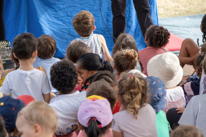 La manifestation, Partir en livre-Livr'Anlèr, continue jusqu'au 22 juillet 2023, de 10 heures à 16 heures, au Jardin de Mahatma-GANDHI sur le front de mer (à proximité de la grande roue). Bibliothèque éphémère, ateliers, lectures animées et jeux péi vous attendent en cette période de vacances scolaires.