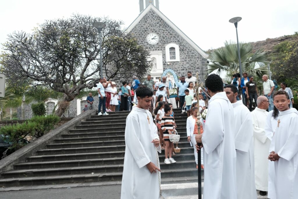 Vivez avec nous la fête des pêcheurs ! Cet événement populaire se déroule sur la place du Débarcadère, près de la baie du meilleur ancrage ce mardi 15 août 2023.