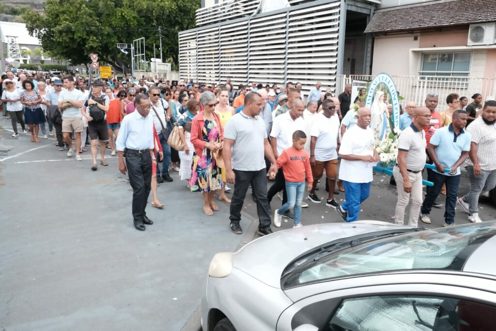 Vivez avec nous la fête des pêcheurs ! Cet événement populaire se déroule sur la place du Débarcadère, près de la baie du meilleur ancrage ce mardi 15 août 2023.