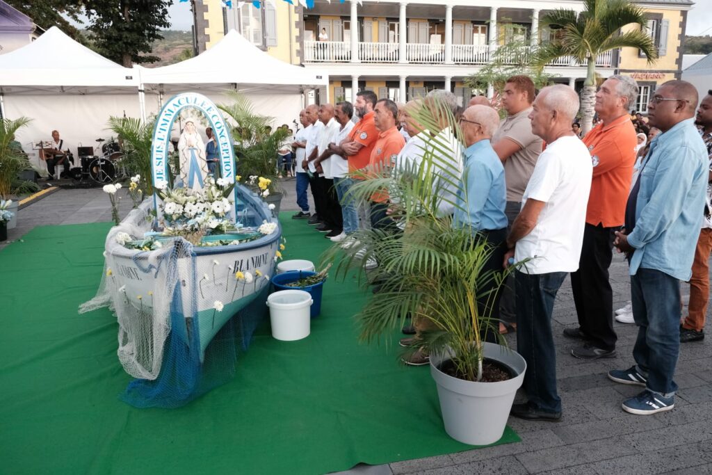 Vivez avec nous la fête des pêcheurs ! Cet événement populaire se déroule sur la place du Débarcadère, près de la baie du meilleur ancrage ce mardi 15 août 2023.