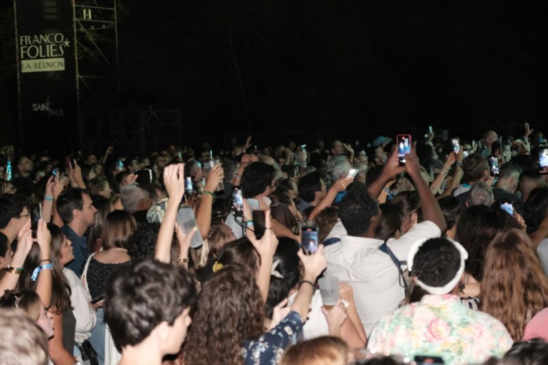 Pour la deuxième année consécutive, les Francofolies reviennent en force sur le site de la Clairière à La Saline-les-Bains ce vendredi 8 septembre 2023. Le Maire de Saint-Paul, Emmanuel SÉRAPHIN, charge la première Adjointe aux affaires culturelles, Suzelle BOUCHER, de le représenter.