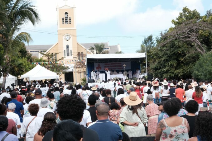 Un événement important se déroule ce dimanche 10 septembre 2023 avec la célébration des 160 ans de l’église paroissiale de Saint-Gilles-les-Hauts. Cet édifice représente l’un des joyaux du patrimoine de Saint-Paul, labellisée Ville d’Art et d’Histoire.