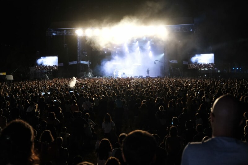 Près de 23 000 spectateurs réunis à 6 magnifiques soirées de concerts proposées à la Clairière de la Saline-les-Bains mais aussi au Téat plein air et à Léspas. Succès total pour la deuxième édition des Francofolies de Saint-Paul !