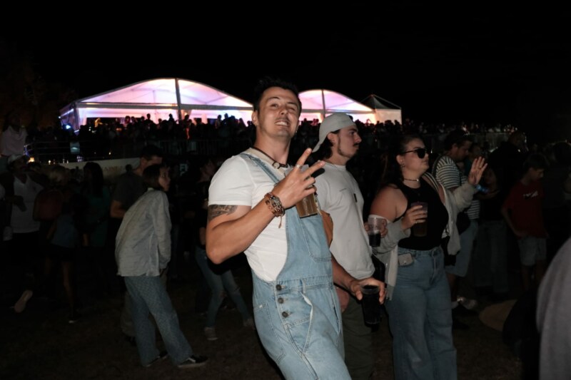 Près de 23 000 spectateurs réunis à 6 magnifiques soirées de concerts proposées à la Clairière de la Saline-les-Bains mais aussi au Téat plein air et à Léspas. Succès total pour la deuxième édition des Francofolies de Saint-Paul !