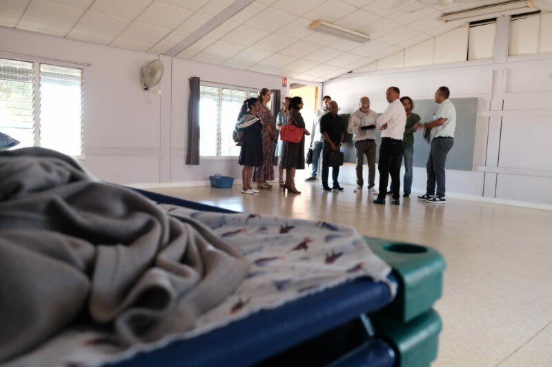 Le Maire de Saint-Paul, Emmanuel SÉRAPHIN, poursuit sa série de visites des écoles du territoire. Direction l’école maternelle de La Balance, à Fleurimont, ce mardi 12 septembre 2023. Cette nouvelle rencontre vise à s’assurer que les 115 élèves bénéficient de conditions optimale de travail.