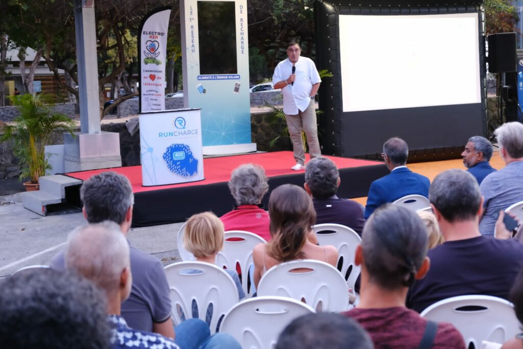 Inauguration des bornes de recharge solaire à la Grotte du Peuplement