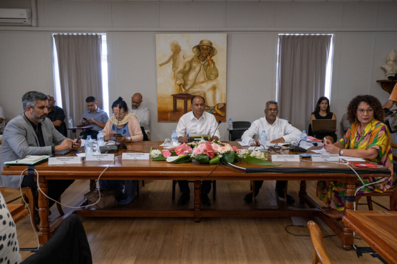 Le Conseil Municipal du 28 septembre 2023 a été marqué par l'annonce de plusieurs projets innovants par le Maire de Saint-Paul, Emmanuel SÉRAPHIN.