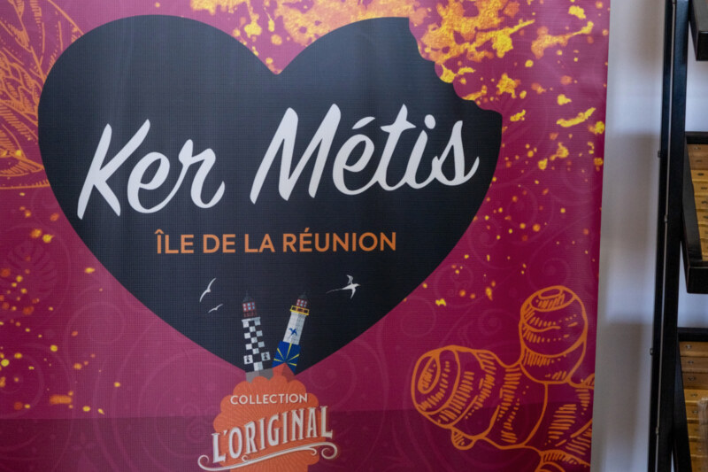 Connaissez-vous Ker Métis ? Cette biscuiterie de Saint-Paul, installée dans la Zone d’activités économiques de l’Éperon à Saint-Gilles-les-Hauts, confectionne des biscuits bretons fabriqués 100% localement.