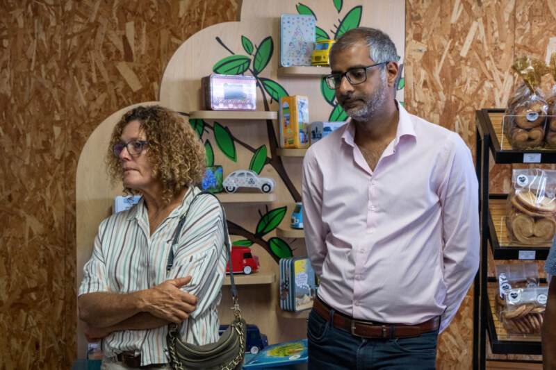 Connaissez-vous Ker Métis ? Cette biscuiterie de Saint-Paul, installée dans la Zone d’activités économiques de l’Éperon à Saint-Gilles-les-Hauts, confectionne des biscuits bretons fabriqués 100% localement.