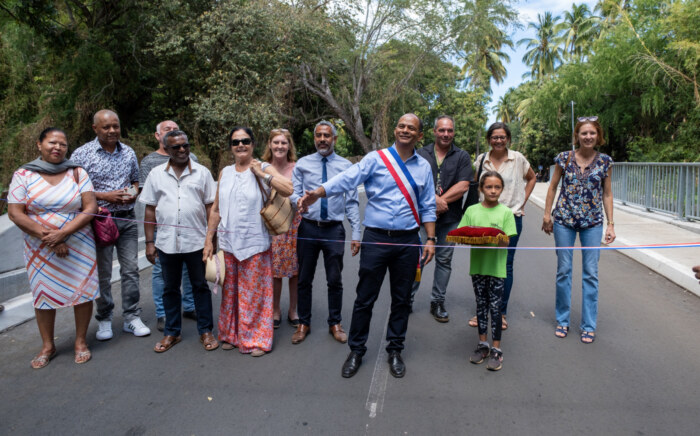 L’inauguration du pont de la ravine Divon s’est déroulée ce mardi 10 octobre 2023 à la Grande Fontaine. Cet ouvrage garantit la sécurité des biens et des personnes de ce quartier historique de Saint-Paul.