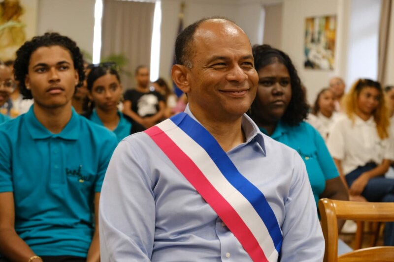 Saint-Paul construit son avenir avec 37 jeunes accueillis en service civique. Le Maire de la Ville, Emmanuel SÉRAPHIN, les reçoit chaleureusement lors d’une cérémonie organisée à l’Hôtel de Ville le mardi 10 octobre 2023.