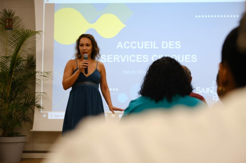 Saint-Paul construit son avenir avec 37 jeunes accueillis en service civique. Le Maire de la Ville, Emmanuel SÉRAPHIN, les reçoit chaleureusement lors d’une cérémonie organisée à l’Hôtel de Ville le mardi 10 octobre 2023.