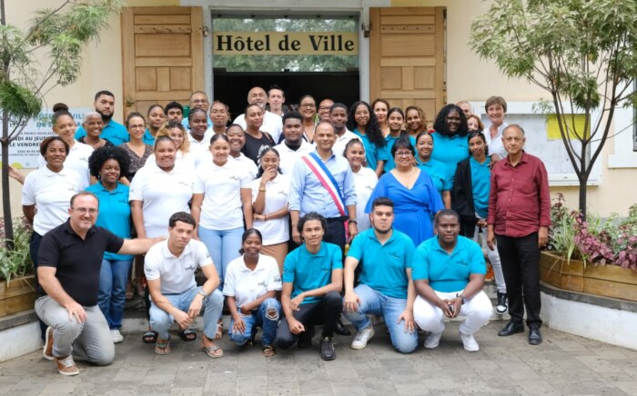 Saint-Paul construit son avenir avec 37 jeunes accueillis en service civique. Le Maire de la Ville, Emmanuel SÉRAPHIN, les reçoit chaleureusement lors d’une cérémonie organisée à l’Hôtel de Ville le mardi 10 octobre 2023.