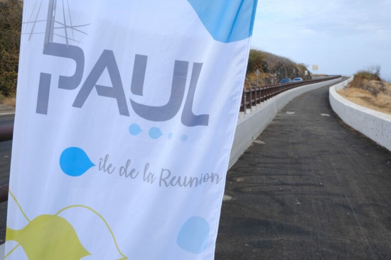 La circulation dans les deux sens est de nouveau possible sur la RN1A depuis ce samedi 28 octobre 2023. Cet événement marque également l’inauguration de la piste cyclable avec vue sur mer du Cap LA HOUSSAYE.