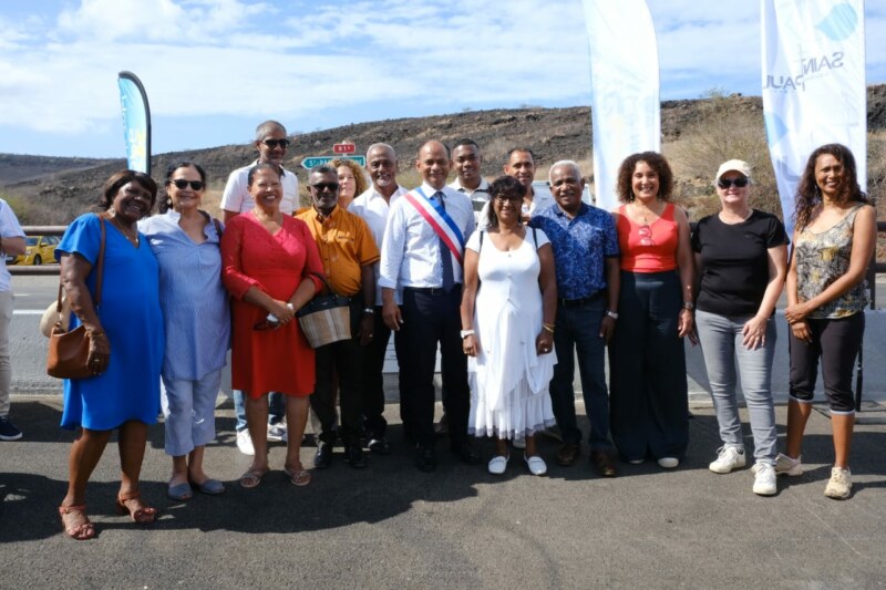 La circulation dans les deux sens est de nouveau possible sur la RN1A depuis ce samedi 28 octobre 2023. Cet événement marque également l’inauguration de la piste cyclable avec vue sur mer du Cap LA HOUSSAYE.