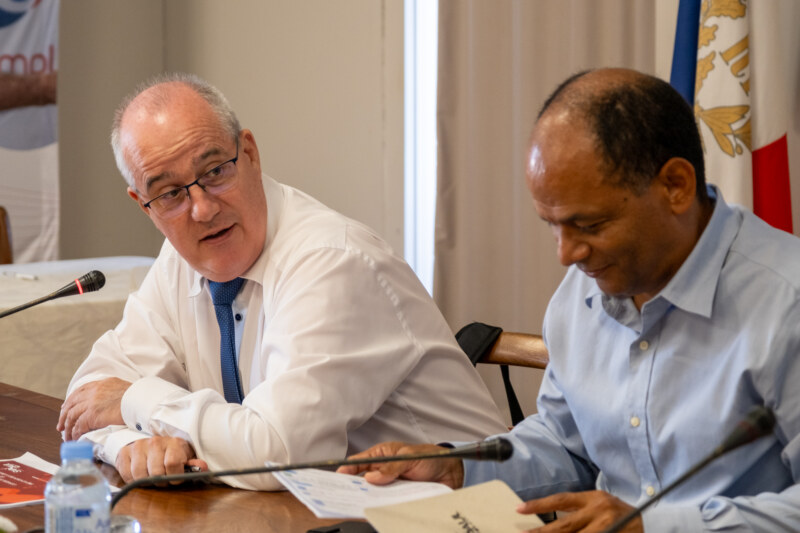 La séance restreinte du Conseil Local de Sécurité et de Prévention de la Délinquance de Saint-Paul s’est tenue à l’Hôtel de Ville le mercredi 27 septembre 2023 en présence du Maire de Saint-Paul, Emmanuel SÉRAPHIN, également président du CLSPD.