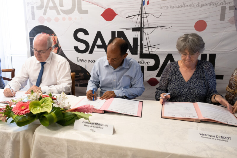 La séance restreinte du Conseil Local de Sécurité et de Prévention de la Délinquance de Saint-Paul s’est tenue à l’Hôtel de Ville le mercredi 27 septembre 2023 en présence du Maire de Saint-Paul, Emmanuel SÉRAPHIN, également président du CLSPD.