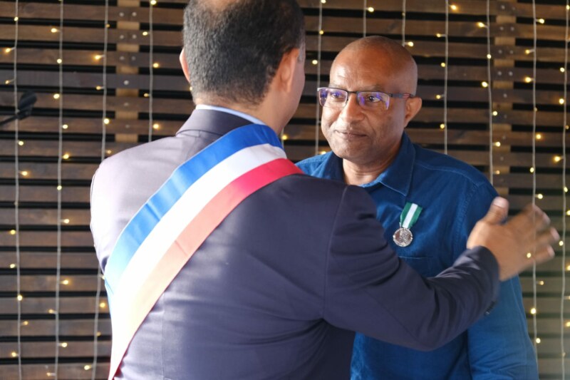 180 agents communaux ont reçu une médaille ce mercredi 6 décembre 2023. À travers cette cérémonie conviviale spécialement organisée en leur honneur, c’est la reconnaissance de la population, des élu·es et de l’administration qui leur a été signifiée.