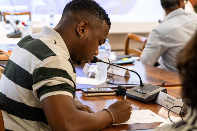 L’ambitieux budget primitif 2024 (BP 2024) d’un montant global de plus de 243 millions d’euros a été voté par le Maire de Saint-Paul, Emmanuel SÉRAPHIN, et les élu·es au dernier Conseil Municipal de l’année 2023.