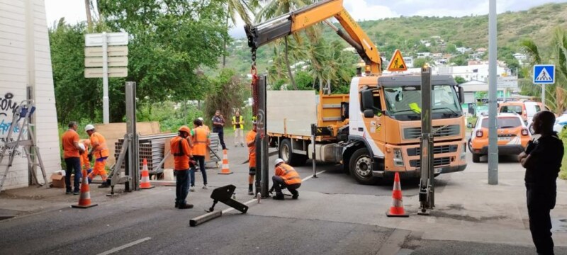 Installation d'une digue artificielle