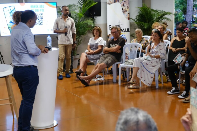 Nouveau beau moment de participation citoyenne à la salle polyvalente de l'Étang ce mardi 5 mars 2024 ! Les habitantes et les habitants du Bassin de vie de Saint-Paul centre échangent longuement avec le Maire, Emmanuel SÉRAPHIN, venu directement les rencontrer dans leur kartyé.