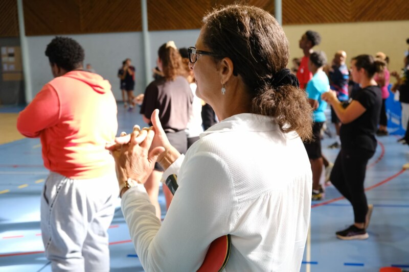 Saint-Paul a accueilli l’événement « Du stade vers l’emploi » au gymnase de Plateau Caillou ce jeudi 16 mai 2024. 20 recruteurs sont venus rencontrer des jeunes talents autour du tennis de table avant de dévoiler les offres d’emploi. Commerce, hôtellerie-restauration : 50 postes en alternance étaient à pourvoir.