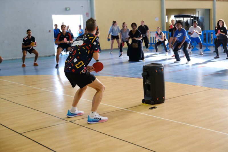 Saint-Paul a accueilli l’événement « Du stade vers l’emploi » au gymnase de Plateau Caillou ce jeudi 16 mai 2024. 20 recruteurs sont venus rencontrer des jeunes talents autour du tennis de table avant de dévoiler les offres d’emploi. Commerce, hôtellerie-restauration : 50 postes en alternance étaient à pourvoir.