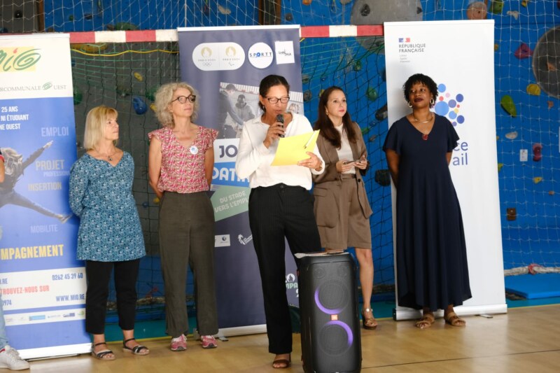 Saint-Paul a accueilli l’événement « Du stade vers l’emploi » au gymnase de Plateau Caillou ce jeudi 16 mai 2024. 20 recruteurs sont venus rencontrer des jeunes talents autour du tennis de table avant de dévoiler les offres d’emploi. Commerce, hôtellerie-restauration : 50 postes en alternance étaient à pourvoir.