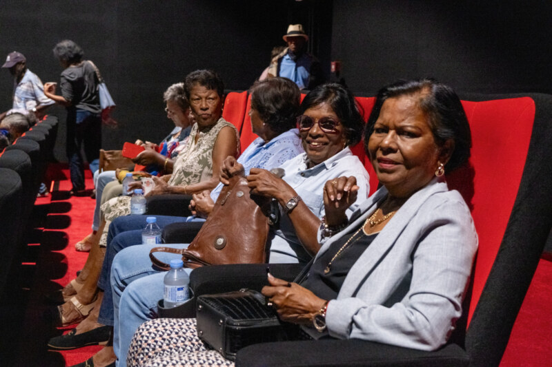 Saint-Paul, c'est la Ville des séniors où il fait bon vivre à La Réunion ! L'opération Cinéma séniors, spécialement organisée par la Commune en leur honneur, se tient ce vendredi 24 mai 2024 au multiplex de Cambaie.