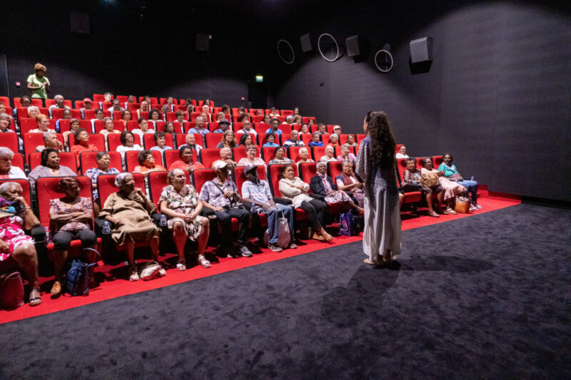 Saint-Paul, c'est la Ville des séniors où il fait bon vivre à La Réunion ! L'opération Cinéma séniors, spécialement organisée par la Commune en leur honneur, se tient ce vendredi 24 mai 2024 au multiplex de Cambaie.