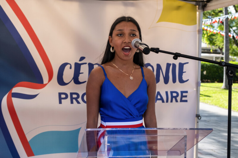 La chanteuse Eve Tibère à la cérémonie du 14 juillet 2024 à Saint-Paul