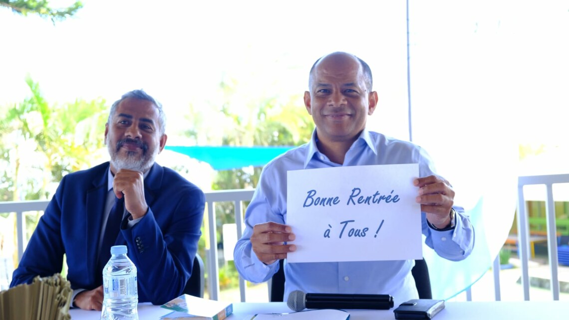 Le Maire de Saint-Paul, Emmanuel SÉRAPHIN, l'Adjointe aux Affaires scolaires, Nila RADAKICHENIN, l'Adjoint au Plan éducatif Global, Salim NANA-IBRAHIM, l'Adjoint à la Restauration scolaire, Yann CRIGHTON, les services et les agents visitent ce mercredi 14 août 2024 l'école maternelle des Fourmis au Guillaume. Saint-Paul lé paré pour la rentrée scolaire 2024-2025 !